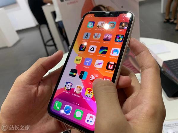 美国FBI仍无法解锁去年佛罗里达枪杀案抢手使用的iPhone