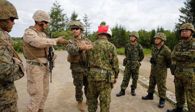 美国警告遭无视，隐身战机群部署第一岛链，安倍被迫向邻国求援