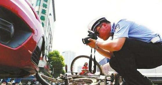 发生车祸报保险，这句话一定要“咽回去”，否则赔偿“打水漂”