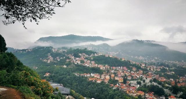 第二个对华免签的欧洲国家，风景美消费低，吃顿大餐不到30元