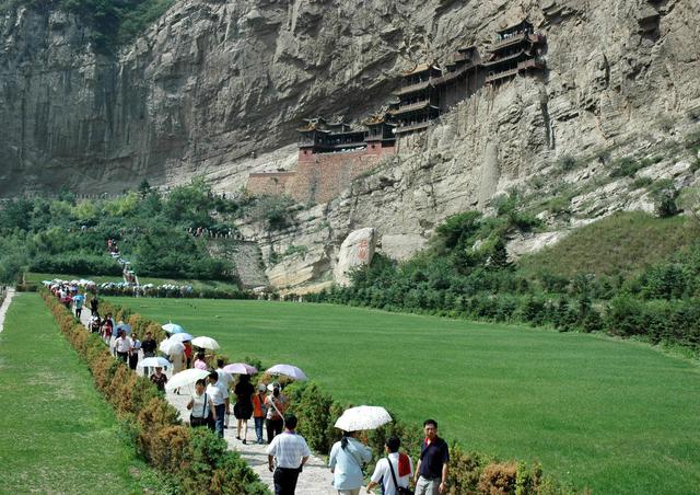 中国最有“仙气”的寺庙，历经千年，寺内从来不生火，游客众多