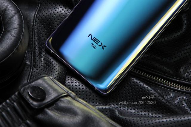 vivo NEX 3S性能全面提升，为何却“降价”售卖？缘由其实简单！