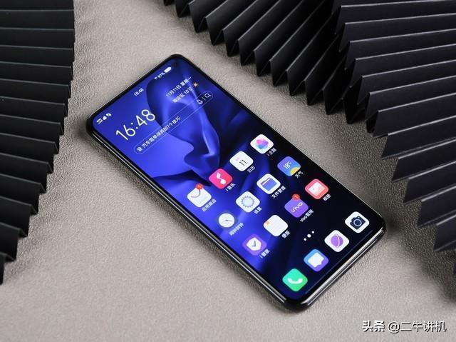 参数虽重要，但拍照好看才是关键，这一点vivo S5很懂