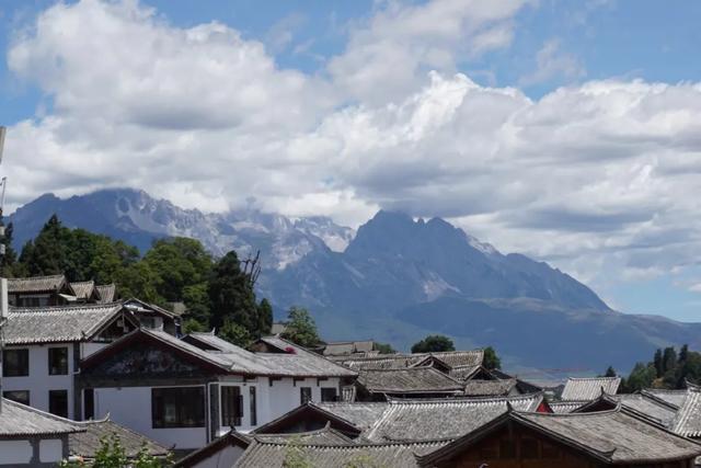 大理苍山下洱海边的白族院落民宿，去闻闻大理的春天丨泊心云舍