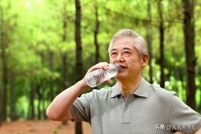 中年人保健8大要点，若能坚持，平稳度过更年期，长寿更进一步