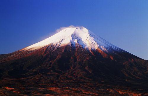 日本最厉害的“包租婆”，富士山是他私人领地，政府都要交房租