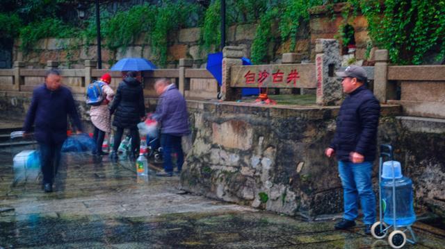 打卡“老字号”湘菜馆，感受浓浓“老长沙”味道，分量大，太实惠