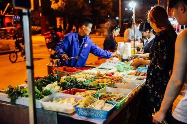 武汉高校周边美食，10块钱喂饱你的青春！