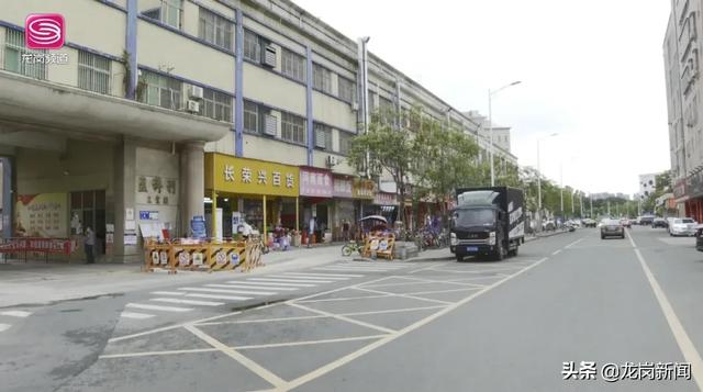 新闻追踪｜宝龙交警严厉查处曝光路段违停车辆