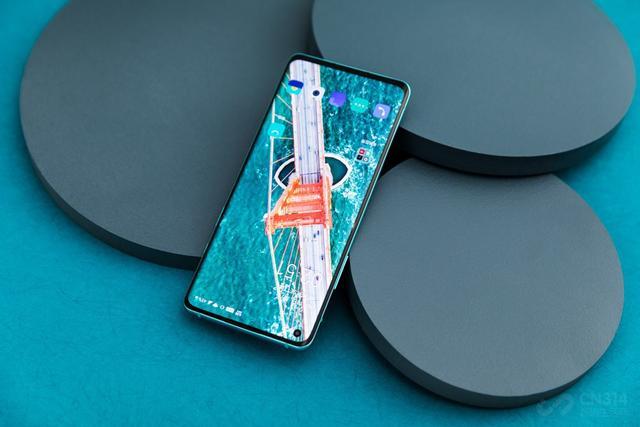 跌至3649元，骁龙865+三星AMOLED+4300mAh，等等党再次赢得胜利