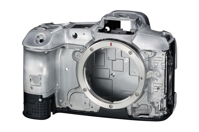 佳能EOS R5、R6双机同步发布 用8K视频改写无反相机市场