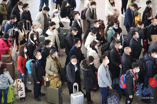  2021年1月28日，春运首日，广州南站出行旅客 图/羊城晚报全媒体记者 宋金峪 摄