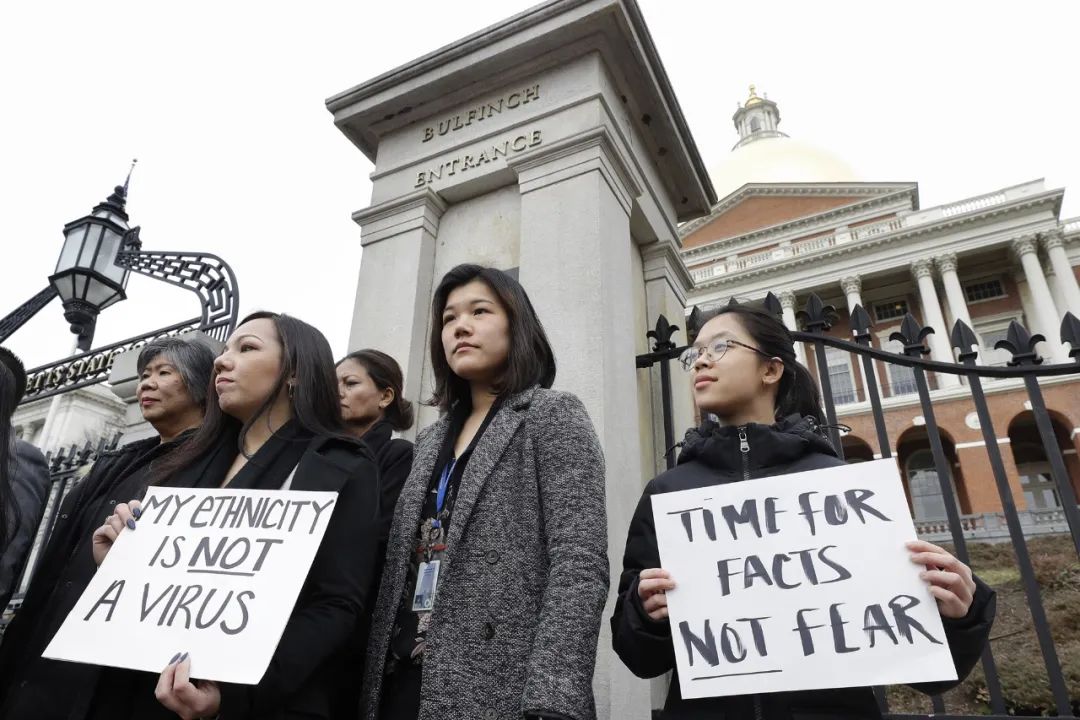  美国各地掀起反亚裔歧视游行。来源：卫报